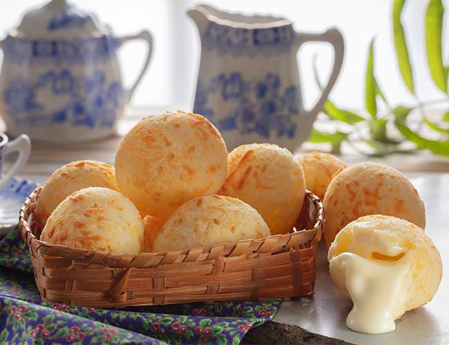 Pão de Queijo Parmesão Recheado com Requeijão 35g