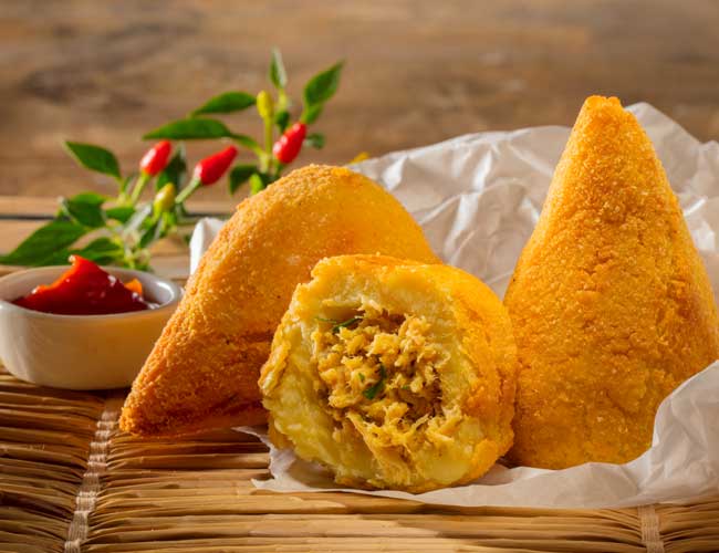 Salgados p/ Fritar ou já Fritos - Pão de Queijo Mineirão